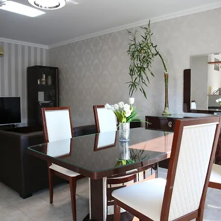 Petra Apartman Apartment Kiskoros