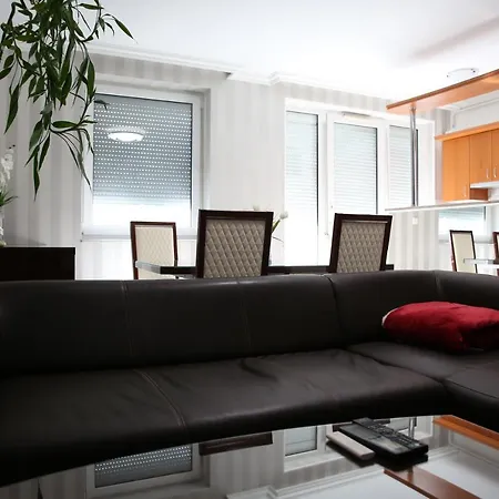 Petra Apartman *