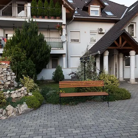Petra Apartman * Kiskoros